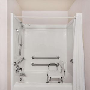 Queen Room Mobility accessible